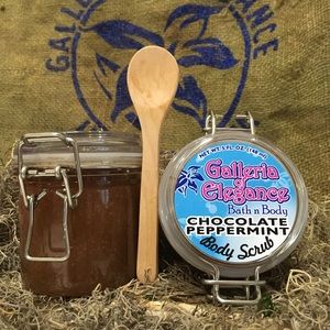Choose 1-Comes with wooden spoon for easy handling